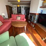 Bajo Con Terraza Y Vistas A Montana En Апартаменты *