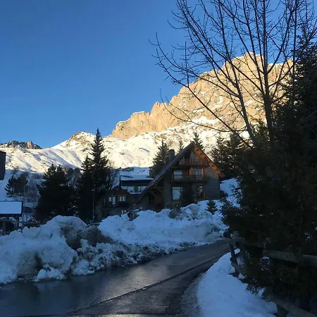 Bajo Con Terraza Y Vistas A Montana En Daire