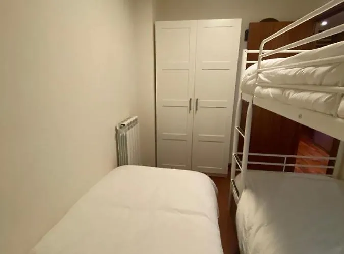 Bajo Con Terraza Y Vistas A Montana En