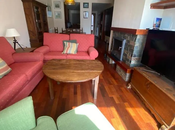 Bajo Con Terraza Y Vistas A Montana En Apartamento *