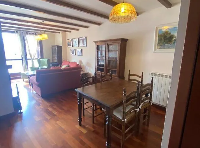 Bajo Con Terraza Y Vistas A Montana En *