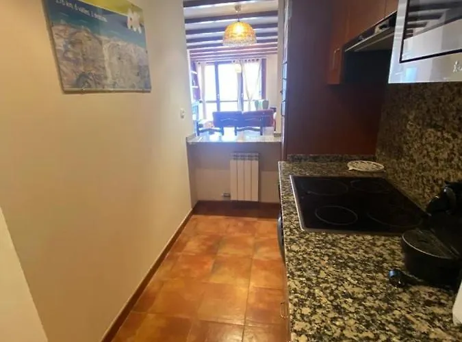 Bajo Con Terraza Y Vistas A Montana En Apartamento *