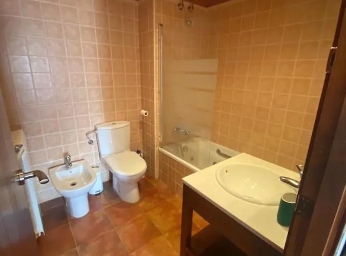 Bajo Con Terraza Y Vistas A Montana En