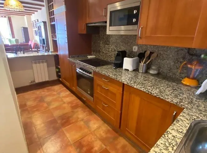 Apartamento Bajo Con Terraza Y Vistas A Montana En *