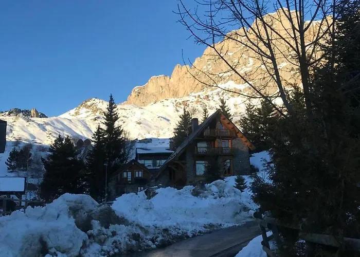 Bajo Con Terraza Y Vistas A Montana En Apartamento